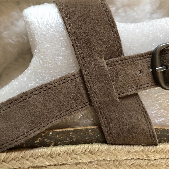 Lucky Brand Women’s "Gadine" Taupe Suede Sandals - Picture 6 of 11
